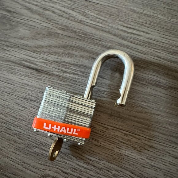 Steel Security Pad Lock with Key - U-Haul - Picture 2 of 2